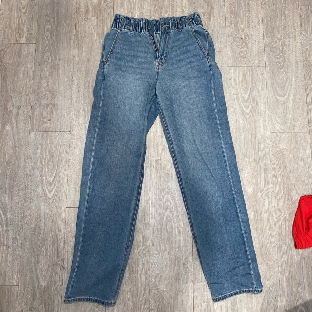 AE baggy mom jeans. Size 6 long